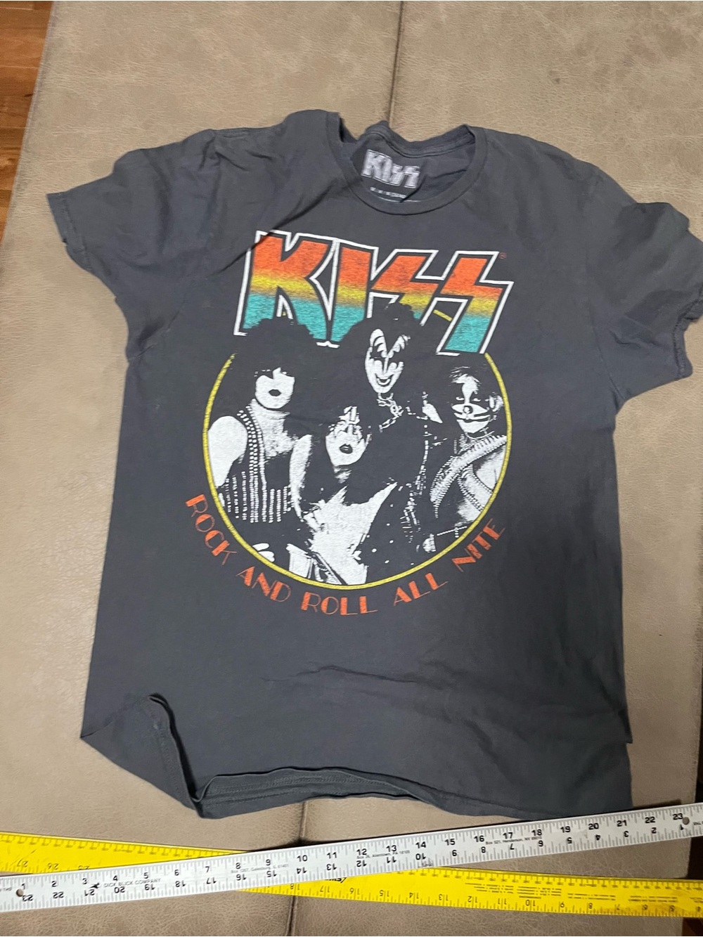 KISS unisex ' grey  Graphic Rock T‑Shirt - 'Rock and Roll All Nite' size medium